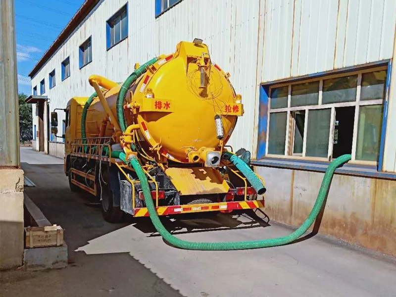 铁匠营厂区化粪池清理