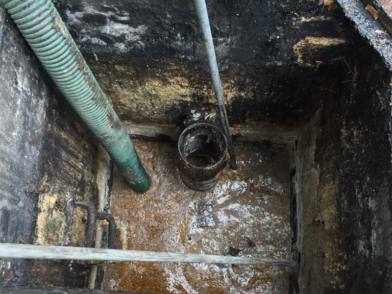 铁匠营隔油池清理